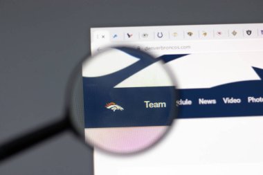 New York, ABD - 15 Şubat 2021: Denver Broncos web sitesi şirket logosu, Illustrative Editorial
