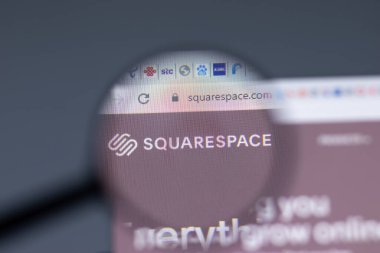 New York, ABD - 17 Şubat 2021: Squarespace logosu web sitesi sayfasında kapatın, Illustrative Editorial