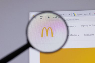 New York, ABD - 18 Mart 2021: McDonalds şirketinin logo simgesi web sitesinde, Illustrative Editorial