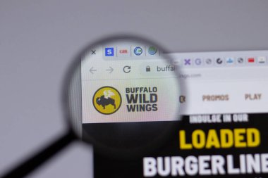 New York, ABD - 18 Mart 2021: Buffalo Wild Wings şirket logosu web sitesi, Illustrative Editorial