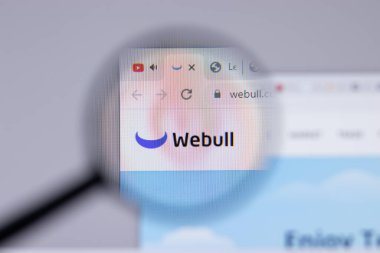 New York, ABD - 26 Nisan 2021: Webull logosu web sitesi sayfasında yakın plan, İllüstrasyon Editörü