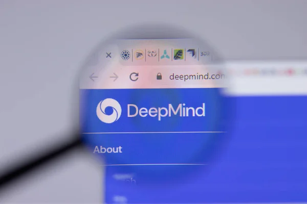 New York, ABD - 26 Nisan 2021: DeepMind logosu web sitesi sayfasında yakın plan, Illustrative Editorial
