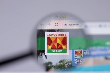 New York, ABD - 26 Nisan 2021: Grasim Endüstri logosu web sitesi kapak sayfasında, Illustrative Editorial