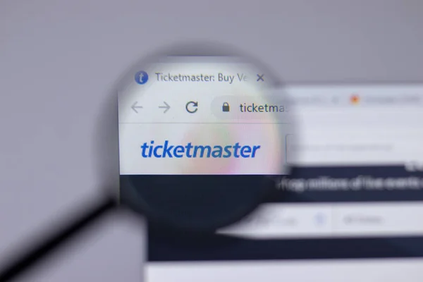 New York, ABD - 26 Nisan 2021: Ticketmaster şirketinin logosu web sitesi sayfasında, Illustrative Editorial
