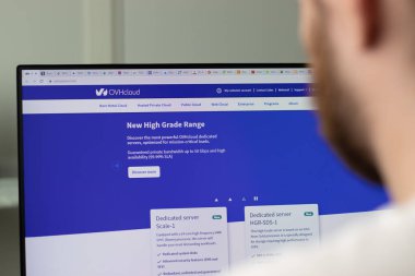 New York, ABD - 1 Mayıs 2021: OVHcloud şirketi web sitesi ekranda, İllüstrasyon Editörü