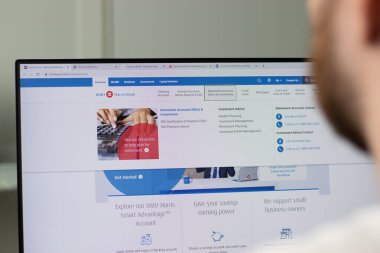 New York, ABD - 1 Mayıs 2021: BMO Harris Bank şirketi web sitesi ekranda, Illustrative Editorial