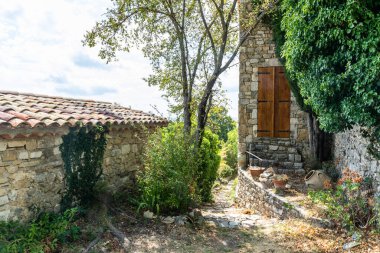 Mavna, Var, Fransa - Köy