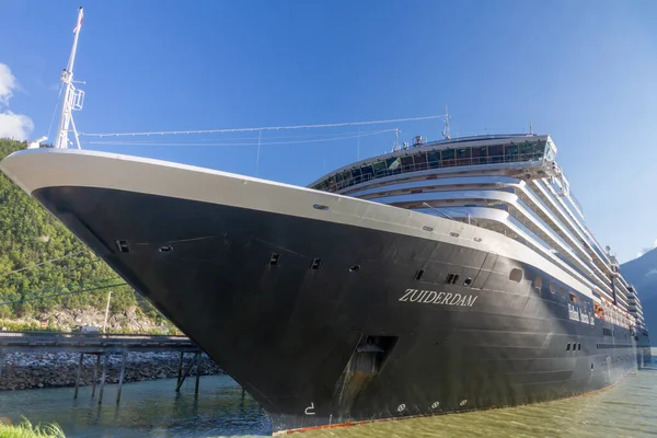 Aug 2014 Skagway Aljaška Usa Zuiderdam Cruise Ship Skagway Harbor — Stock fotografie