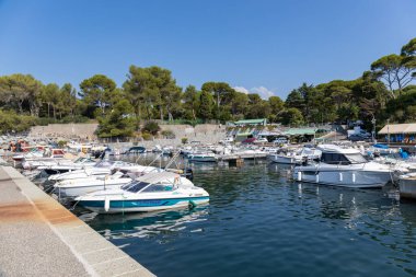 03 SEP 2019 - Le Dramont, Saint-Raphael, Var, Fransa - Poussai Limanı