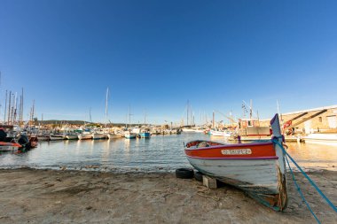 Saint-Tropez, Var, Fransa - balıkçı limanı
