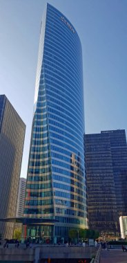 9 OCT 2018 - La Savunma kuleleri ve ufuk çizgisi - Paris, Fransa