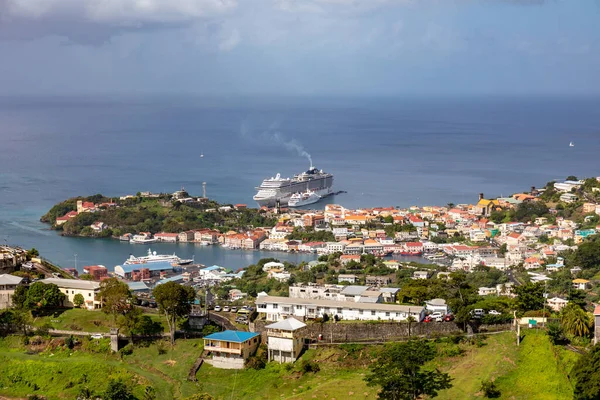Jan 2020 George Grenada Indie Zachodnie Statek Wycieczkowy Przed Miastem — Zdjęcie stockowe