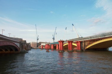 Blackfriars demiryolu köprüsü - Londra - İngiltere