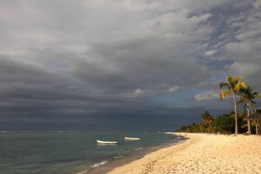 Sahilde fırtına - Mauritius