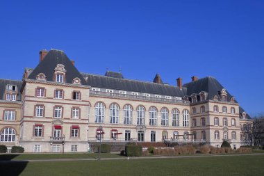 Enternasyonal Universitaire de Paris - Fransa
