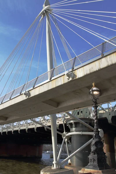 Γέφυρα Hungerford Και Γέφυρες Χρυσής Ιωβηλαίας Λονδίνο Ηνωμένο Βασίλειο — Φωτογραφία Αρχείου