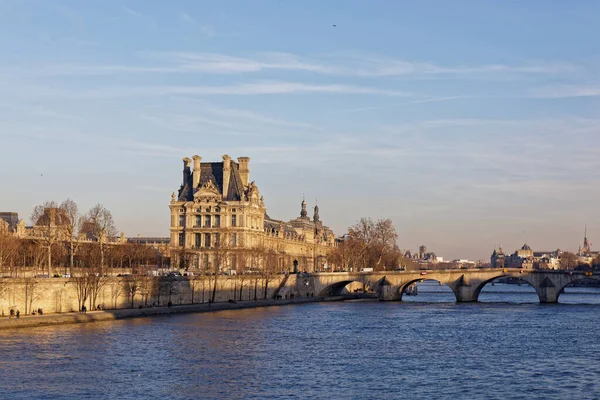 Louvre Palace Vicino Alla Senna Parigi Francia — Foto Stock