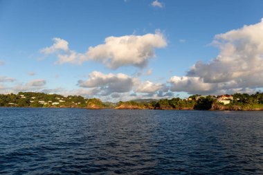 Saint Lucia, Batı Hint Adaları - Castries körfezi girişi