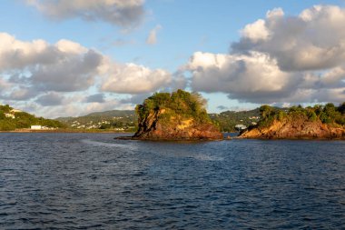Saint Lucia, Batı Hint Adaları - Castries körfezi girişi