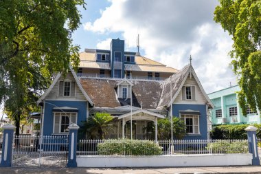 08 Ocak 2020 - İspanya Limanı, Trinidad ve Tobago - Queen 's Park Savannah' nın Önündeki Ev