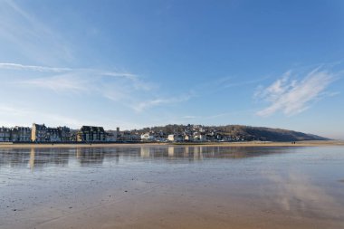 Villers-sur-Mer, Normandiya, Fransa 'da deniz çekildiğinde