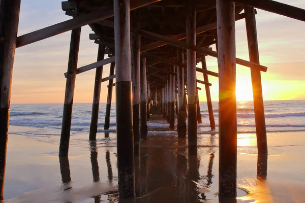 Newport Beach Pier Při Západu Slunce Usa — Stock fotografie