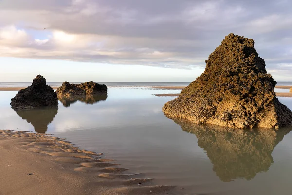 Villers Sur Mer Normandy France Rocks Beach Low Tide Black — стокове фото