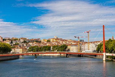 Adliye Köprüsü ve Croix-Rousse bölgesi, Lyon, Rhone, Fransa