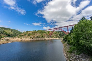 Garabit viyadük (Gustave Eiffel tarafından inşa edilmiştir), Cantal, Massif Central, Fransa