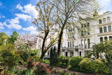 Hyde Park 'tan Küçük Venedik' e Regent Kanalı boyunca yürü Londo.