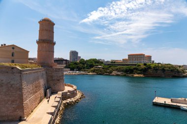 Marsilya, Fransa, Saint-Jean Kalesi ve Pharo Sarayı manzaralı