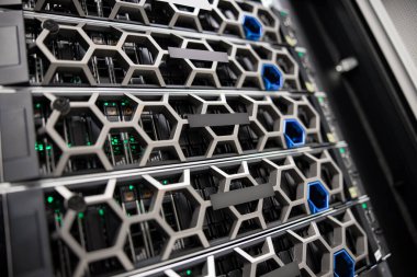 Sanal HiperBirleşmiş Ortam Veri Merkezindeki Veri Donanımı