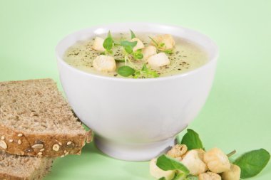 karnabahar ve brokoli çorbası taze kase