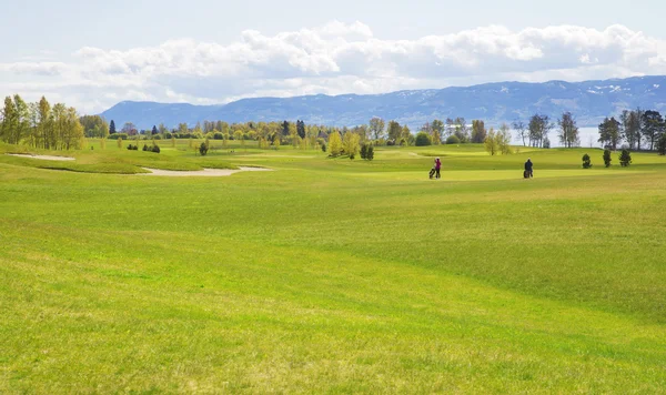 Nagy zöld professzionális golfpálya Európában — Stock Fotó