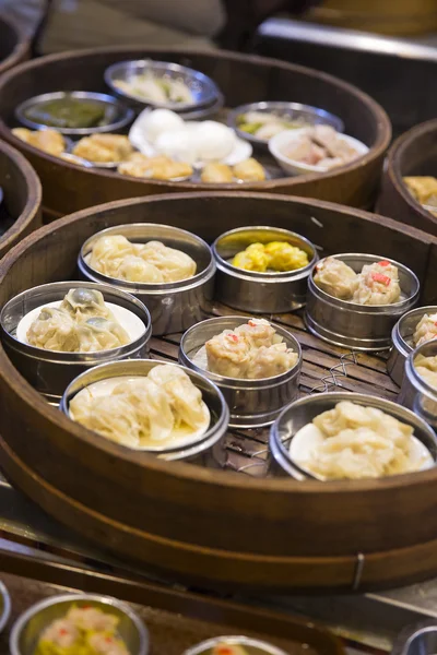 Asian dim sum in bamboo steamer — Stock Photo, Image