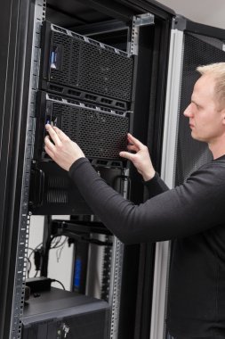 Bu danışman yükleme datacenter Server'da