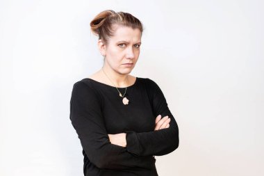 Hafif bir geçmişi olan orta yaşlı güzel bir kadın, başı ağrıdığı için üzülür. Sağlık kavramı