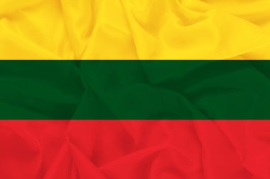 Avrupa ülkesi Litvanya 'nın bayrağı. Kumaş arka planda dalgalı. Litvanya Ulusal Bayrağı