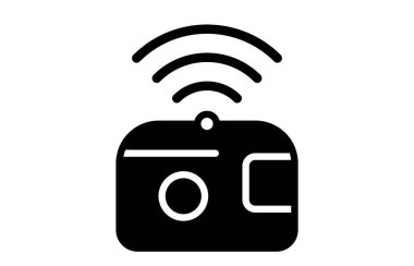 Kamerayı kablosuz sinyal dalgalarıyla temsil eden, modern fotoğraf teknolojisini ve iletişim yöntemlerini sembolize eden minimalist bir siyah simge. Teknolojiyle ilgili içerik için ideal.