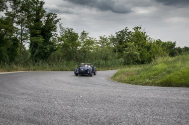 Eski model araba bin mil 2015 yarış