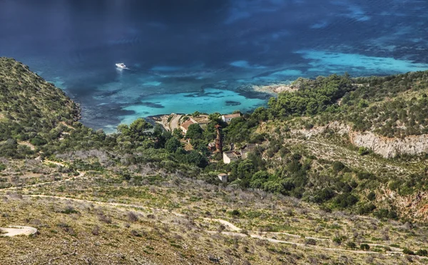 Italia Cerdeña paisajes figaroli isla cala moresca — Foto de Stock