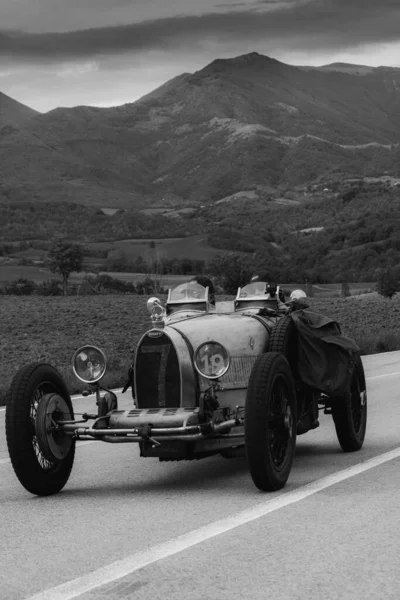 Кагли Италия 2020 Bugattit35 1925 Старом Гоночном Автомобиле Ралли Mille — стоковое фото