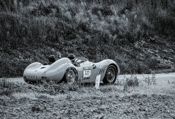 Cagli イタリア Ott 2020 Maserati 200 S1955ラリーで古いレーシングカーでミル ミリア2020有名なイタリアの歴史的なレース 1927 1957 — ストック写真