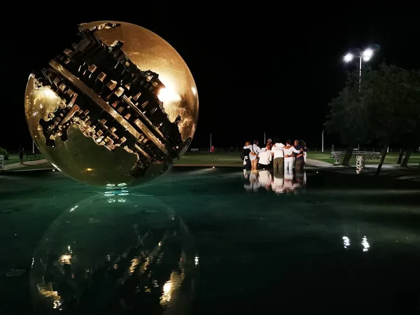 Pesaro Italy August 2021 Ball Sculpture Pomodoro Evening — Stock Photo, Image