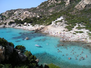 Manzara cala corsara spargi ya