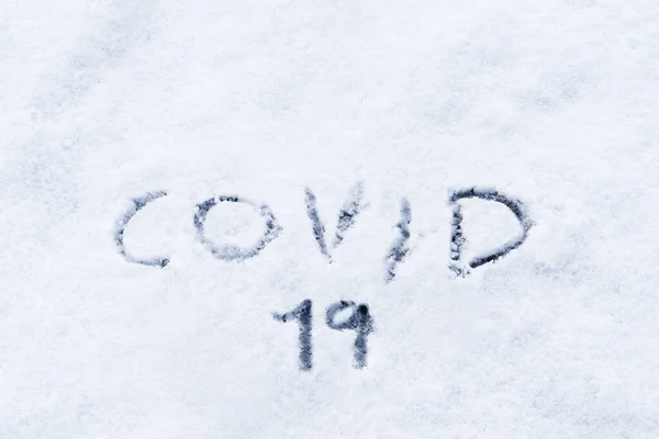 Covid Kış Karda Yazılı Covid Kışın 2020 Noelinde Covid Salgınını — Stok fotoğraf
