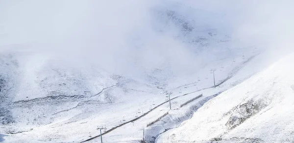 Síelés Télen Havas Völgy Néhány Hegyek Székek Háttérben Egy Mágikus — Stock Fotó