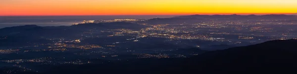 Barcelona Vista Aérea Entardecer Com Luzes Cidade Distância Bela Paisagem — Fotografia de Stock
