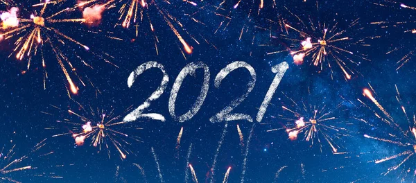 Frohes Neues Jahr 2021 Neujahrsparty Mit Böllern Feuerwerk Und Raketen — Stockfoto