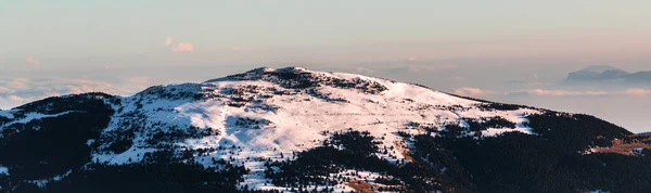 Panoramatický Pohled Zasněžený Horský Vrchol Při Východu Slunce Klidná Relaxační — Stock fotografie